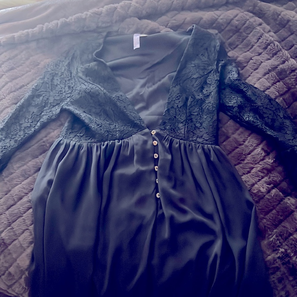 Cute dress only worn a couple of times, doesn't fit anymore.